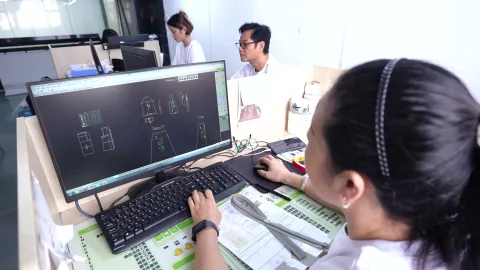 OTO pattern maker develops digital garment patterns on a computer